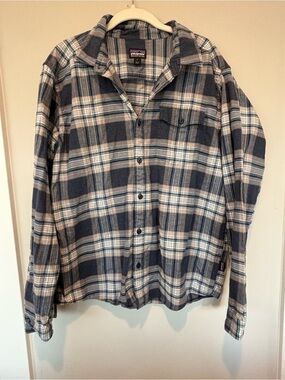 Patagonia Navy and Gray Plaid Organic Cotton Shirt
